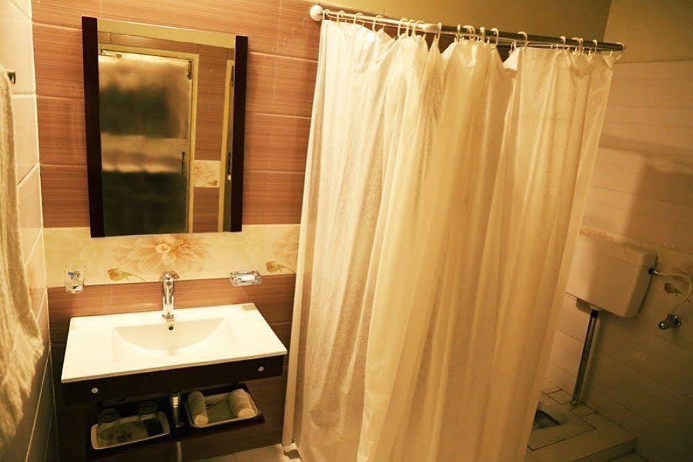 Hotel Marco Polo Lahore Luaran gambar